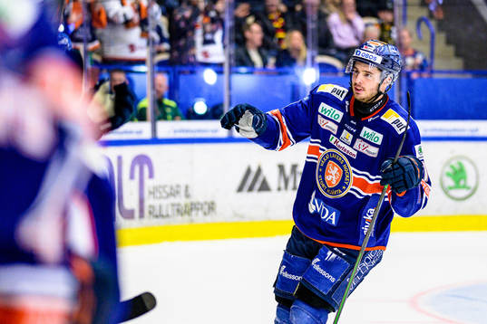 Växjös Hardy Häman Aktell jublar