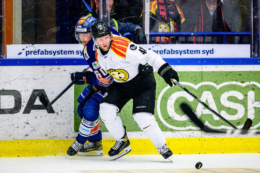 Växjös Erik Josefsson och Brynäs Greg Scott
