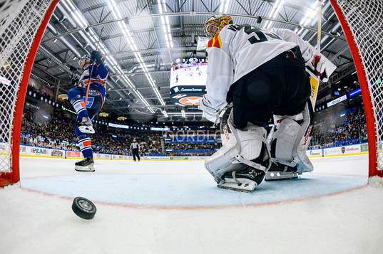 Växjös Joel Kellman jublar