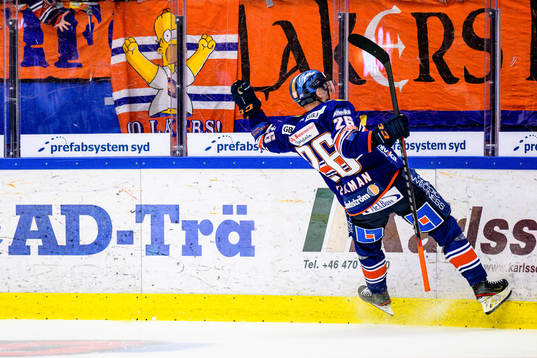 Växjös Joel Kellman jublar