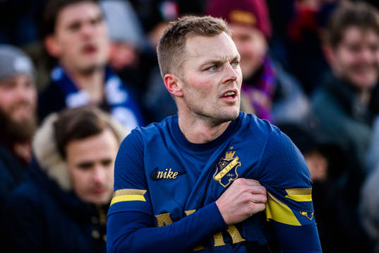s Sebastian Larsson