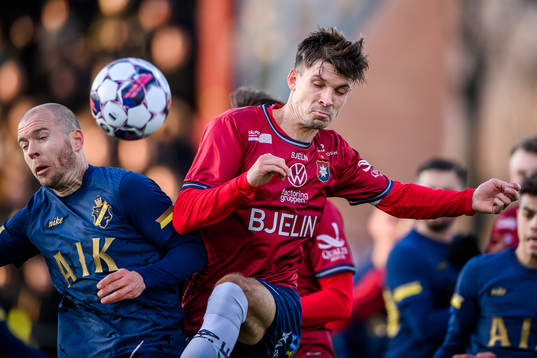 s Per Karlsson och Örgrytes Daniel Paulson