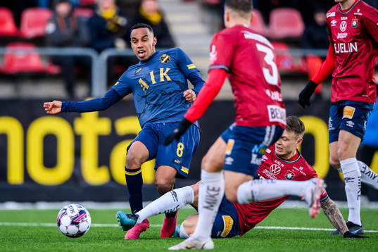 s Bilal Hussein och Örgrytes Marcus Haglind Sangré