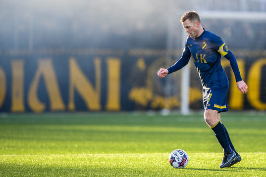 s Sebastian Larsson
