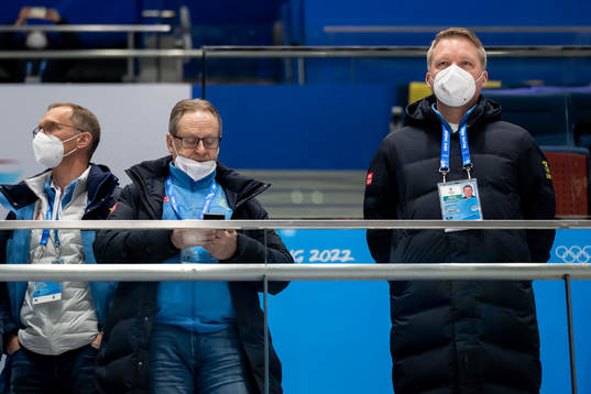 Peter Forsberg and Anders Larsson of the Swedish Icehockey