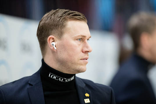 Skellefteås assisterande Andreas Falk