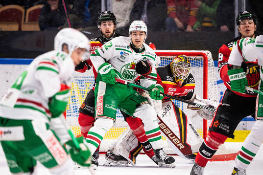Luleås Jonathan Andersson och målvakt Joel Lassinantti