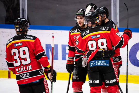 Luleås Konstantin Komarek jublar