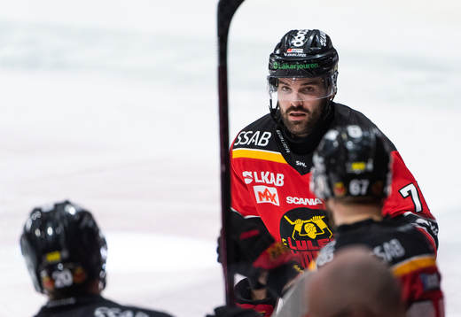 Luleås Linus Fröberg jublar