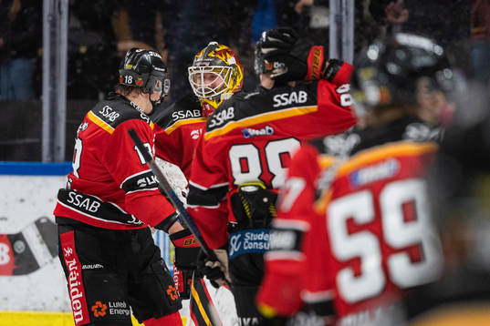 Luleås målvakt Joel Lassinantti jublar