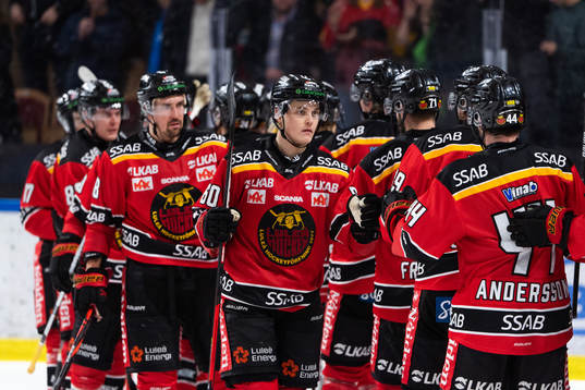Luleås Julius Honka jublar