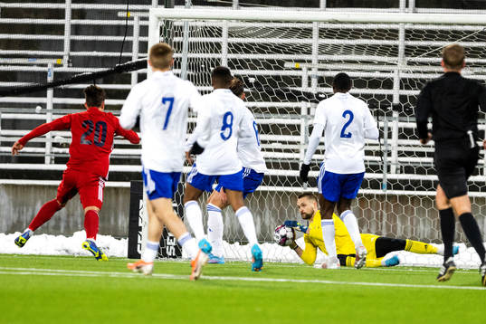 Östers Alen Zahirovic framför mål när IFK Norrköpings