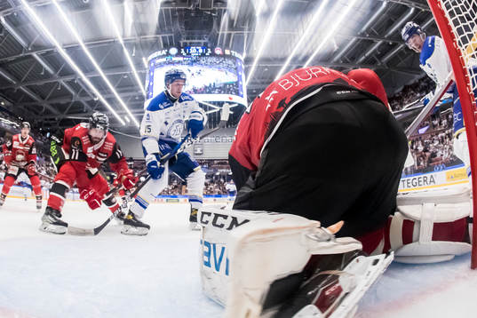 Leksands Max Veronneau och Malmö Redhawks Markus Lauridsen