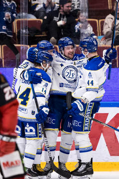 Leksands Jonas Ahnelöv jublar