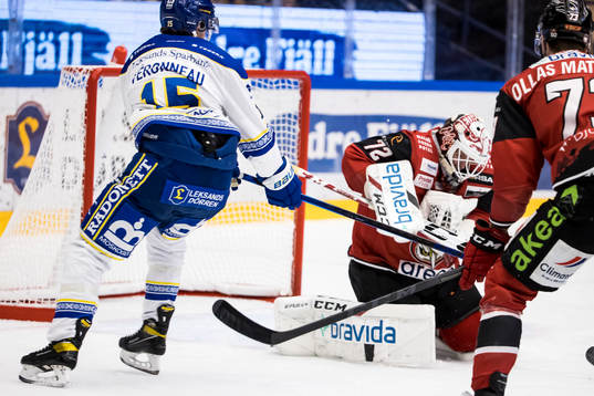 Leksands Max Veronneau och Malmö Redhawks målvakt Daniel
