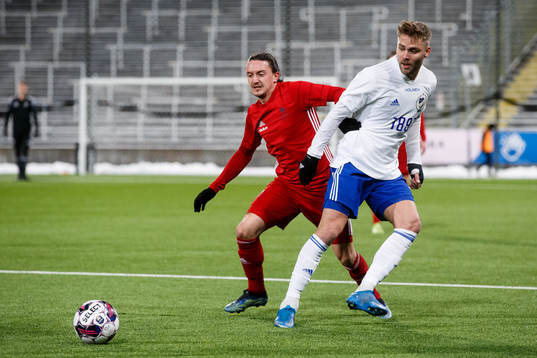 Östers Mattias Pavic och IFK Norrköpings Christoffer Nyman