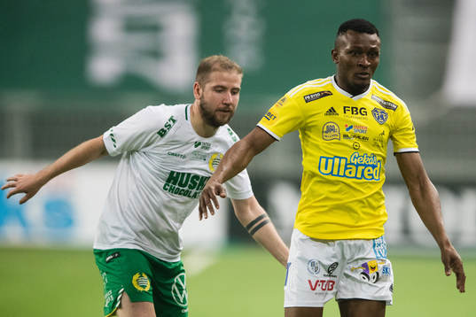 Hammarbys Darijan Bojanic och Falkenbergs Umar Bala Muhammed