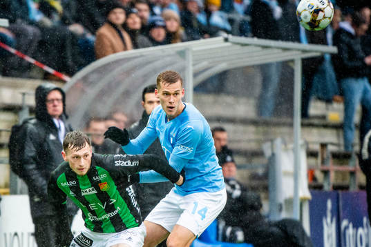 GAIS Ben Morris och Malmö FFs Felix Beijmo