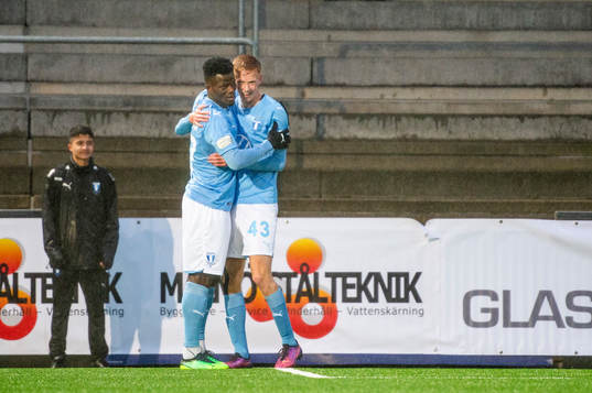 Malmö FFs Malik Abubakari jublar