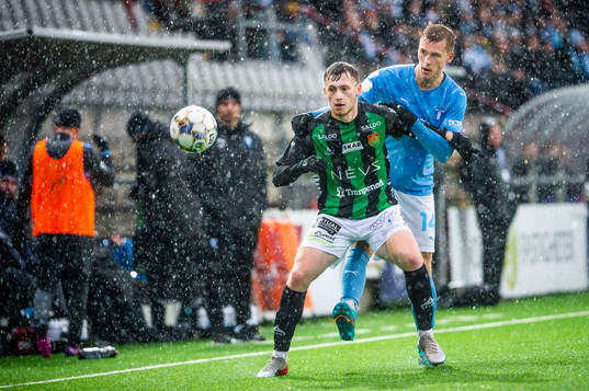 GAIS Ben Morris och Malmö FFs Felix Beijmo