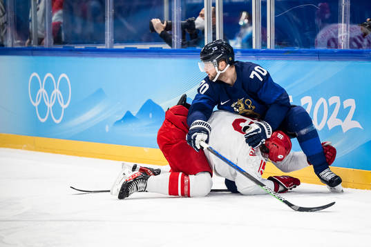Teemu Hartikainen of Finland and Pavel Karnaukhov of Russia