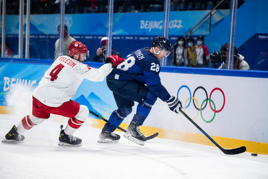 Alexander Yelesin of Russia and Joonas Nattinen of Finland
