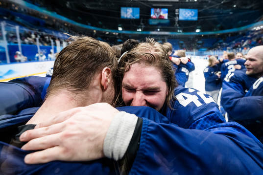 goaltender Harri Säteri and Sami Vatanen of Finland