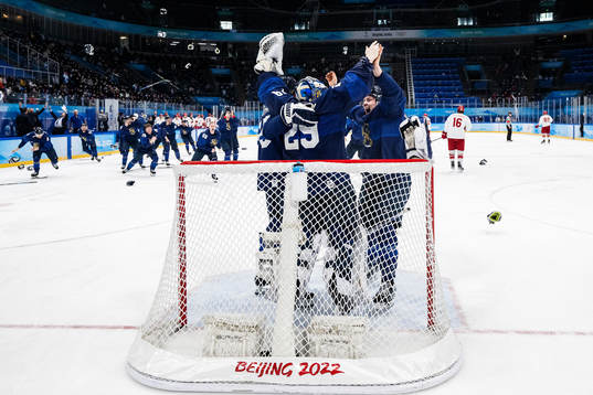 Players of Finland celebrate with goaltender Harri Säteri