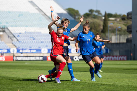 Frida Leonhardsen Maanum of Norway and Lisa Boattin and