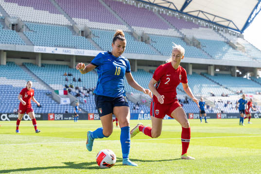 Arianna Caruso of Italy and Anja Sønstevold of Norway