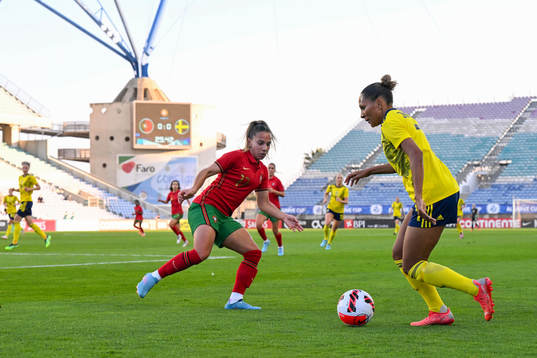 Madelen Janogy of Sweden and Lucia Alves of Portugal