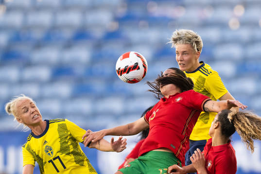 Lina Hurtig of Sweden and Fatima Pinto of Portugal
