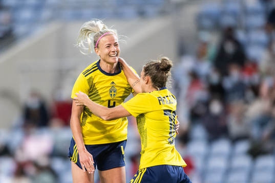 Hanna Glas of Sweden celebrates