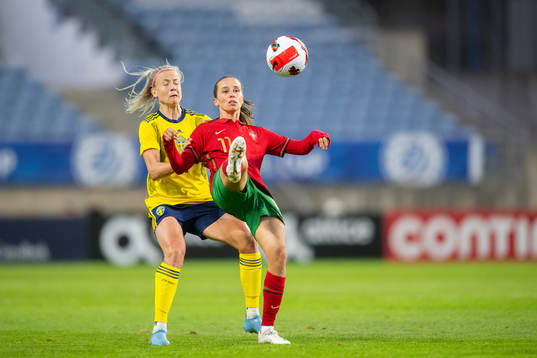 Tatiana Pinto of Portugal and Hanna Glas of Sweden