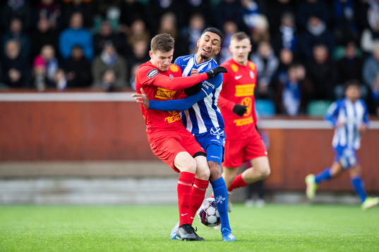 Landskronas Robin Dzabic och IFK Göteborgs Amir Al-Ammari