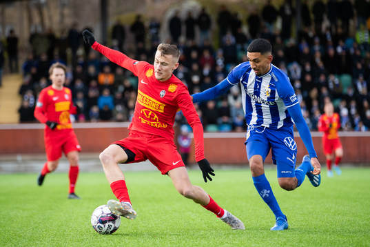 Landskronas Melker Heier och IFK Göteborgs Amir Al-Ammari