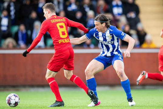 IFK Göteborgs Gustav Svensson och Landskronas Robin Dzabic