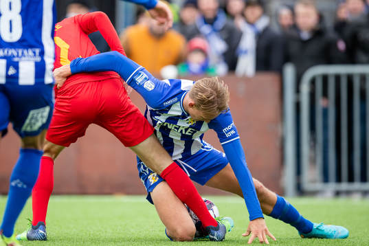 Landskronas Johan Rapp och IFK Göteborgs Oscar Vilhelmsson