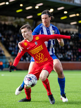 Landskronas Robin Dzabic och IFK Göteborgs Gustav Svensson