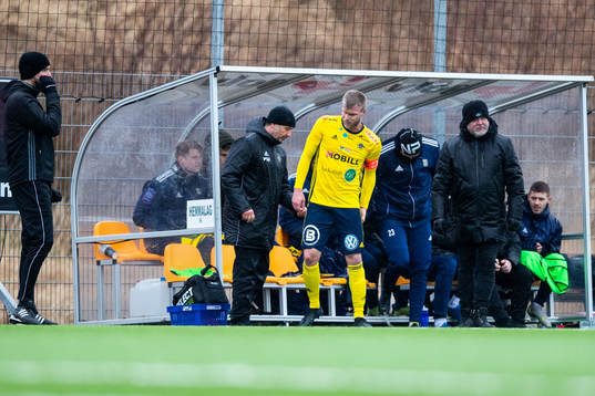 Ängelholms Robin Nilsson har ont