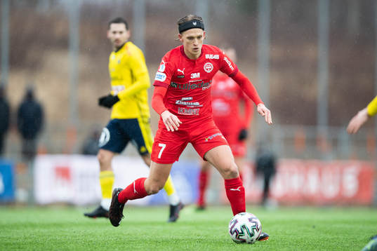 Värnamos Charlie Vindehallunder fotbollsmatchen i Svenska