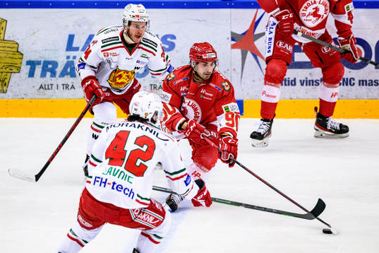 Moras Bobby MacIntyre och Troja/Ljungbys Kevin Karlsson