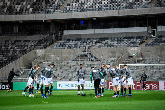 Brages spelare värmer upp