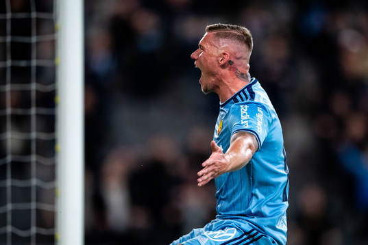 Djurgårdens Victor Edvardsen jublar