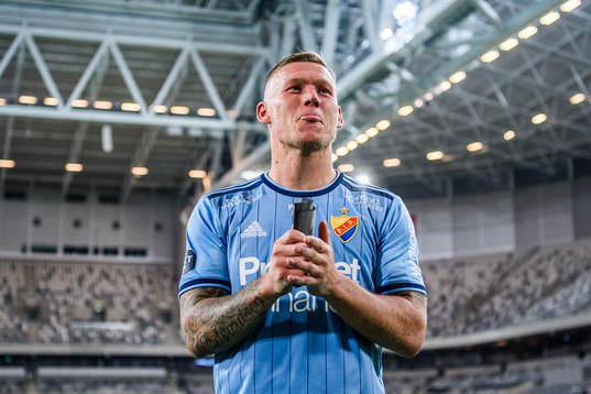 Djurgårdens Victor Edvardsen jublar