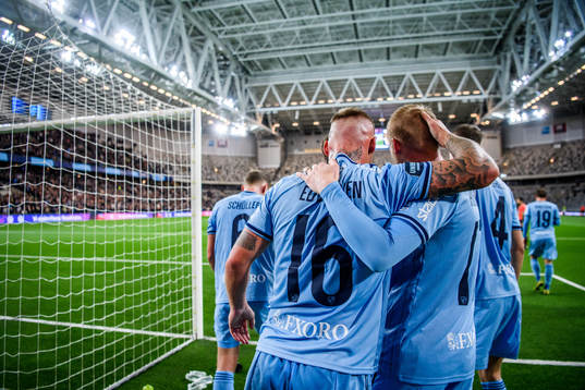 Djurgårdens Victor Edvardsen jublar
