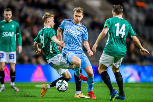 Brages Henry Sletsjöe och Djurgårdens Rasmus Schüller