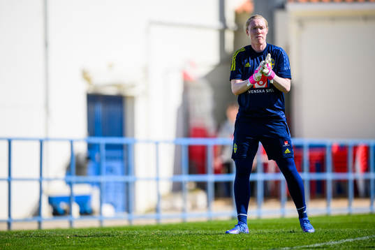Goalkeeper Hedvig Lindahl