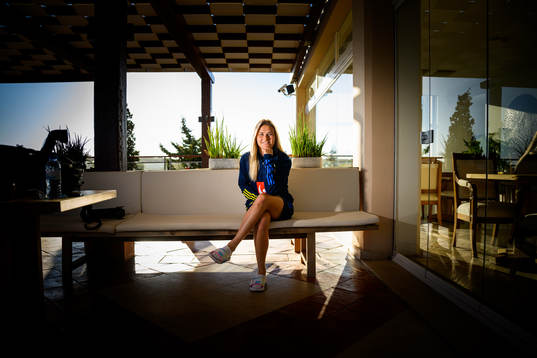 Amanda Nildén pose for a portrait