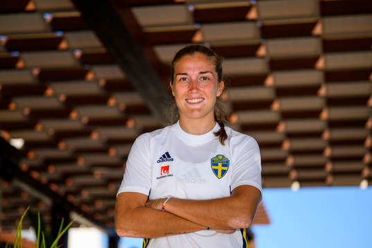 Filippa Angeldahl pose for a portrait